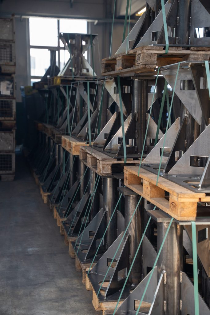 Secured components in the pallet rack